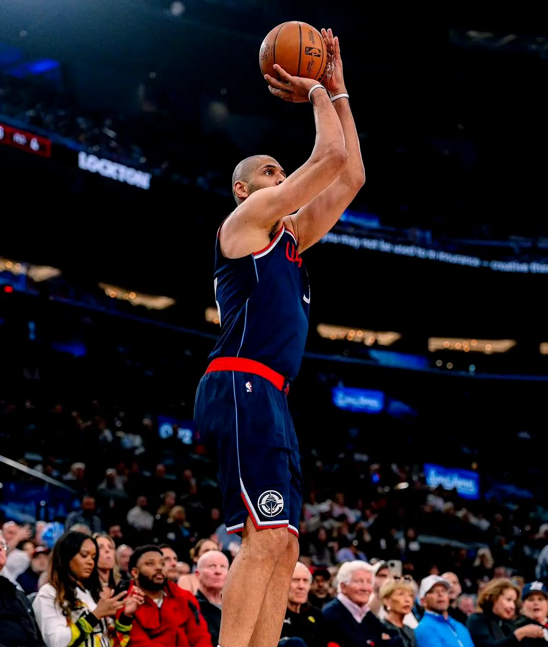 开云体育下载网页版-NBA总决赛倒计时，拉齐奥赛后临场应变，细节引发关注，目标明确，资深球员宣示担当(今日nba2013总决赛第六场最后时刻观众走了)