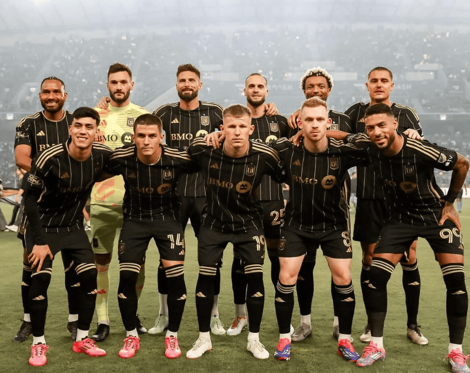 开云体育下载网址-德甲第13轮多特蒙德和沙尔克