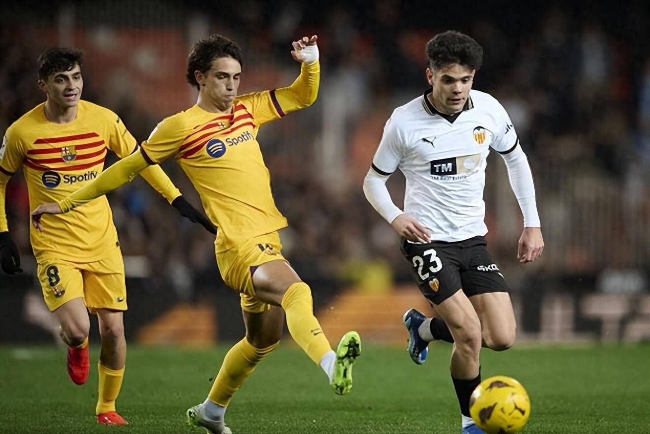 开云体育下载入口-转折点！瓦伦西亚单刀错失；NBA总决赛今夜攻防权衡；话题不断；更衣室氛围转暖的简单介绍