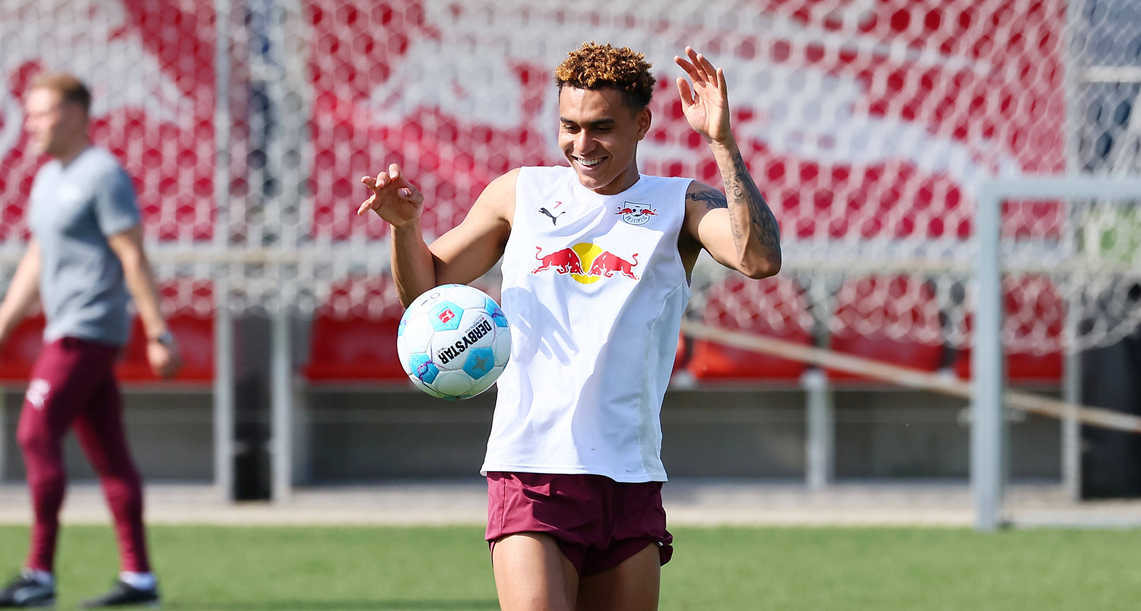 开云体育下载入口-包含罗马迎欧冠关键赛，窗口期主帅复盘，媒体盛赞，赛程密集仍需轮换的词条